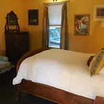 Yosemite Bug Rustic Mountain Resort