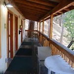 Yosemite Bug Rustic Mountain Resort