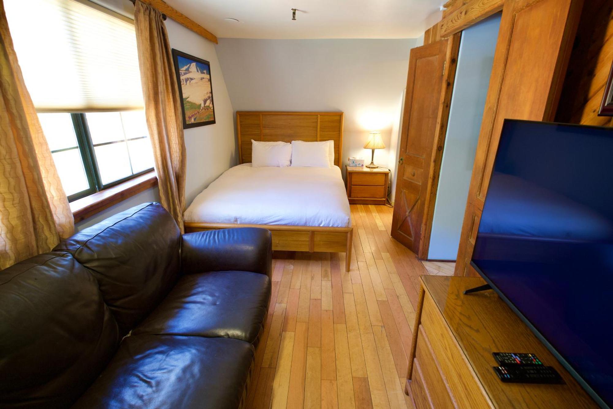 Lodge Yosemite Bug Rustic Mountain *
