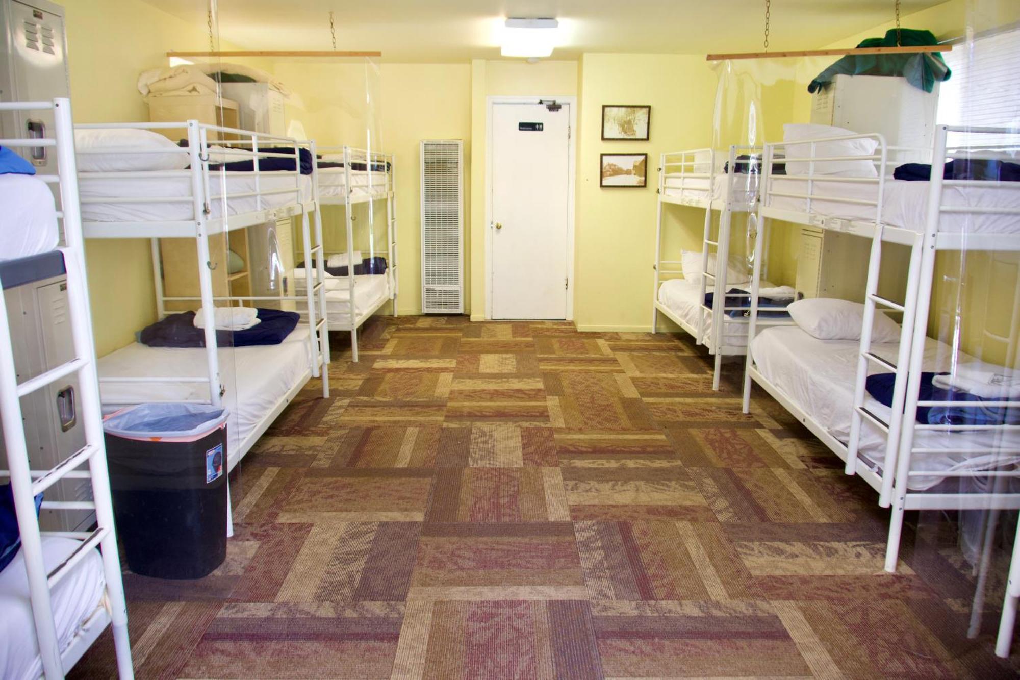 Lodge Yosemite Bug Rustic Mountain Midpines