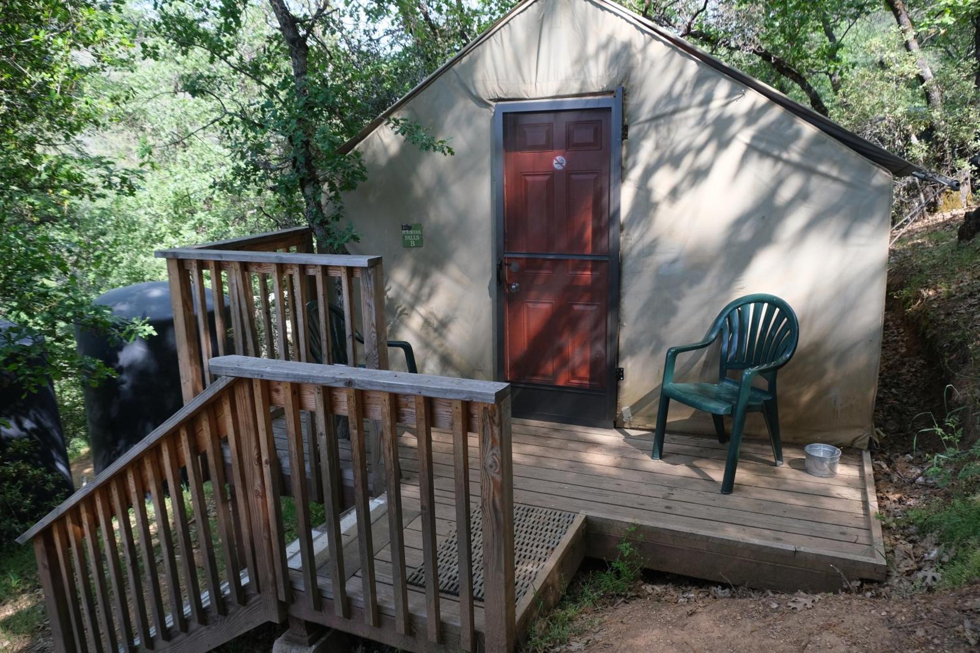 Yosemite Bug Rustic Mountain Lodge *