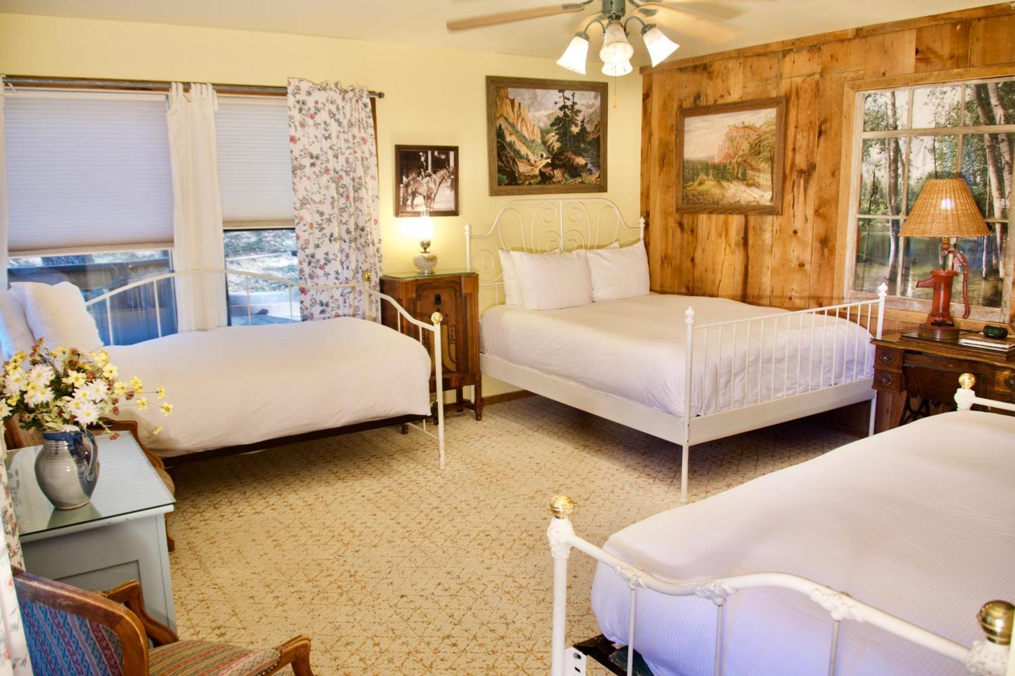 Yosemite Bug Rustic Mountain Lodge *