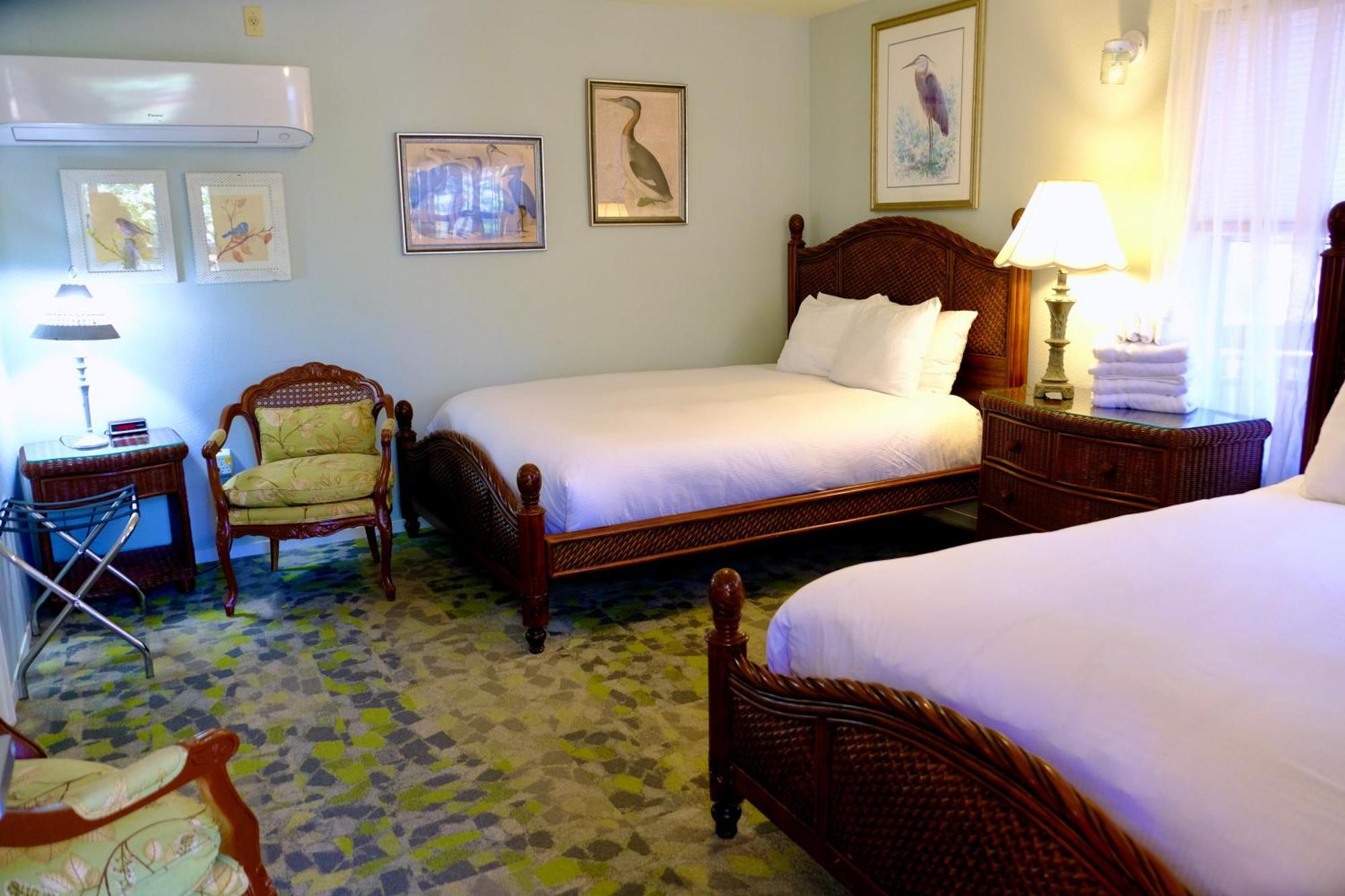Yosemite Bug Rustic Mountain Lodge Midpines